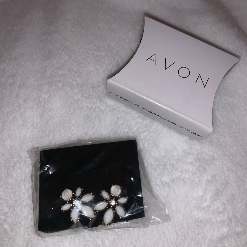 White Stud Earrings 🤍
